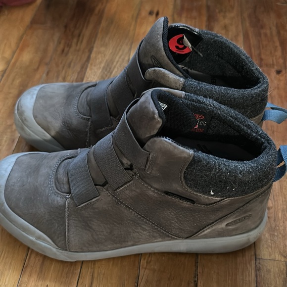 Super adorable leather keens high tops - Picture 2 of 6